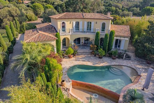 Maison 6 pièces 223 m² · à Fréjus · 223 m² · 1 290 000 €