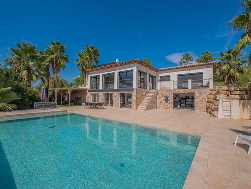 Maison 10 pièces 400 m² · à Roquebrune-sur-Argens · 400 m² · 1 490 000 €