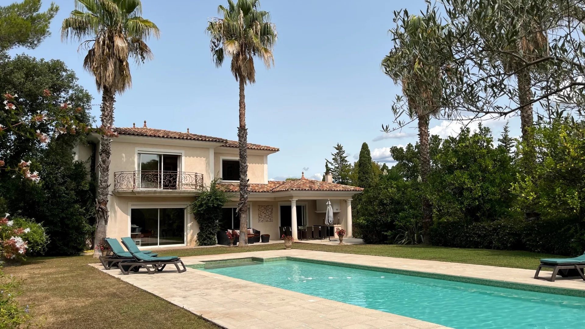Maison à vendre, 370m², Saint-Raphaël