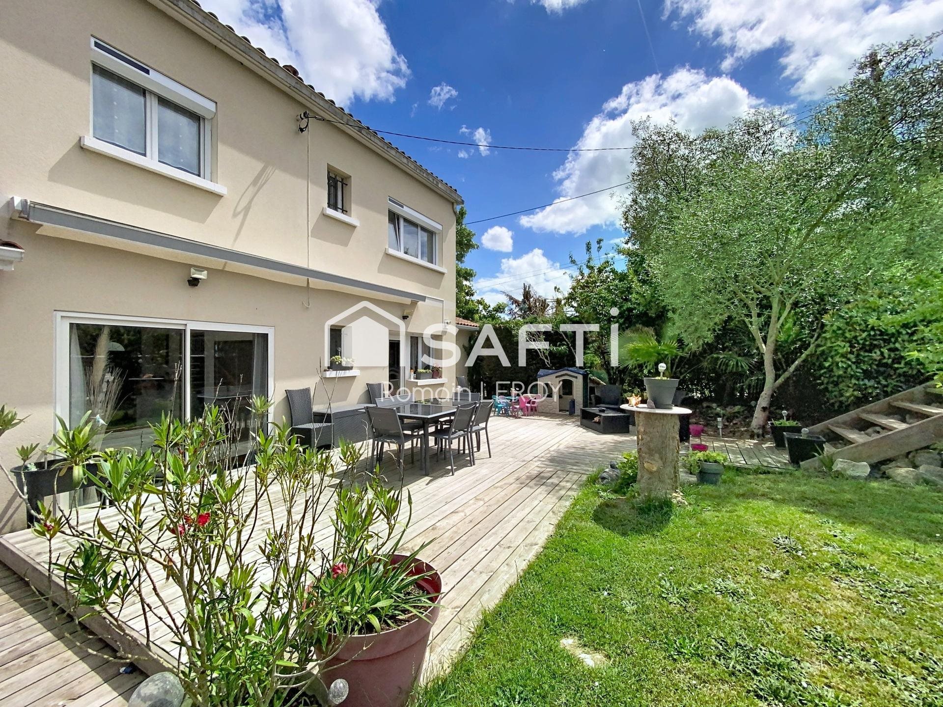 Maison à vendre, 132m², Sainte-Eulalie