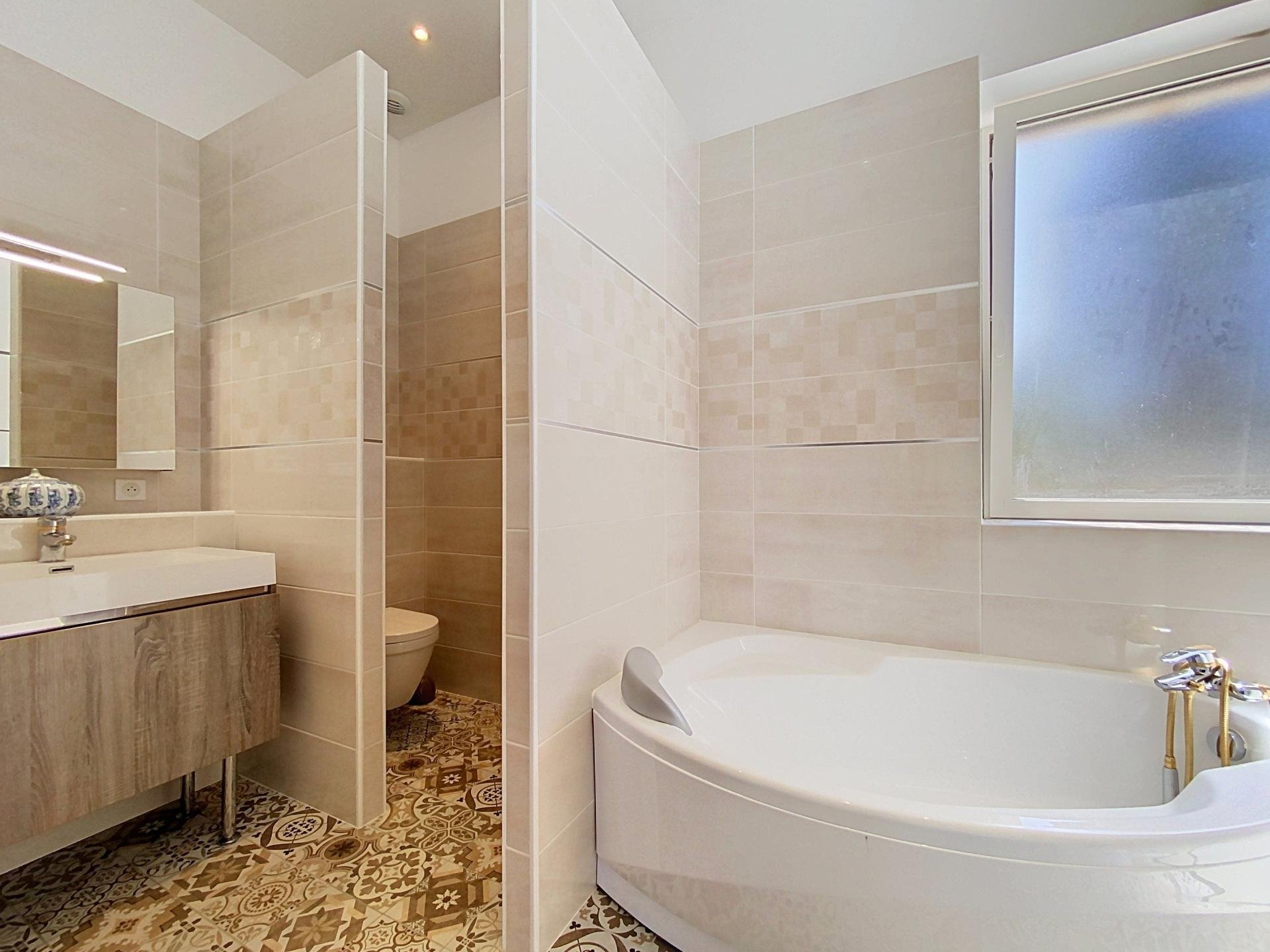 Maison à vendre, 600m², Sainte-Eulalie