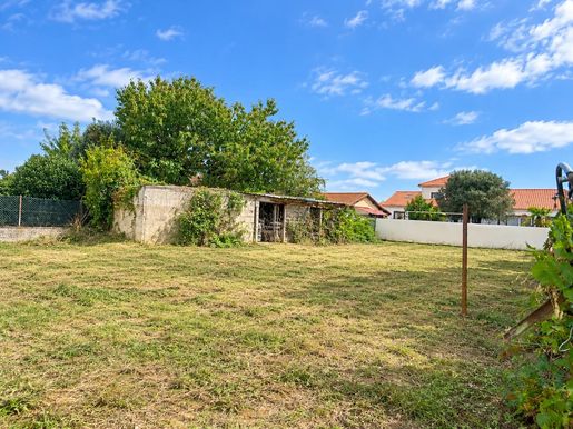 Terrain 577 m² · à Aureilhan · 52 000 €