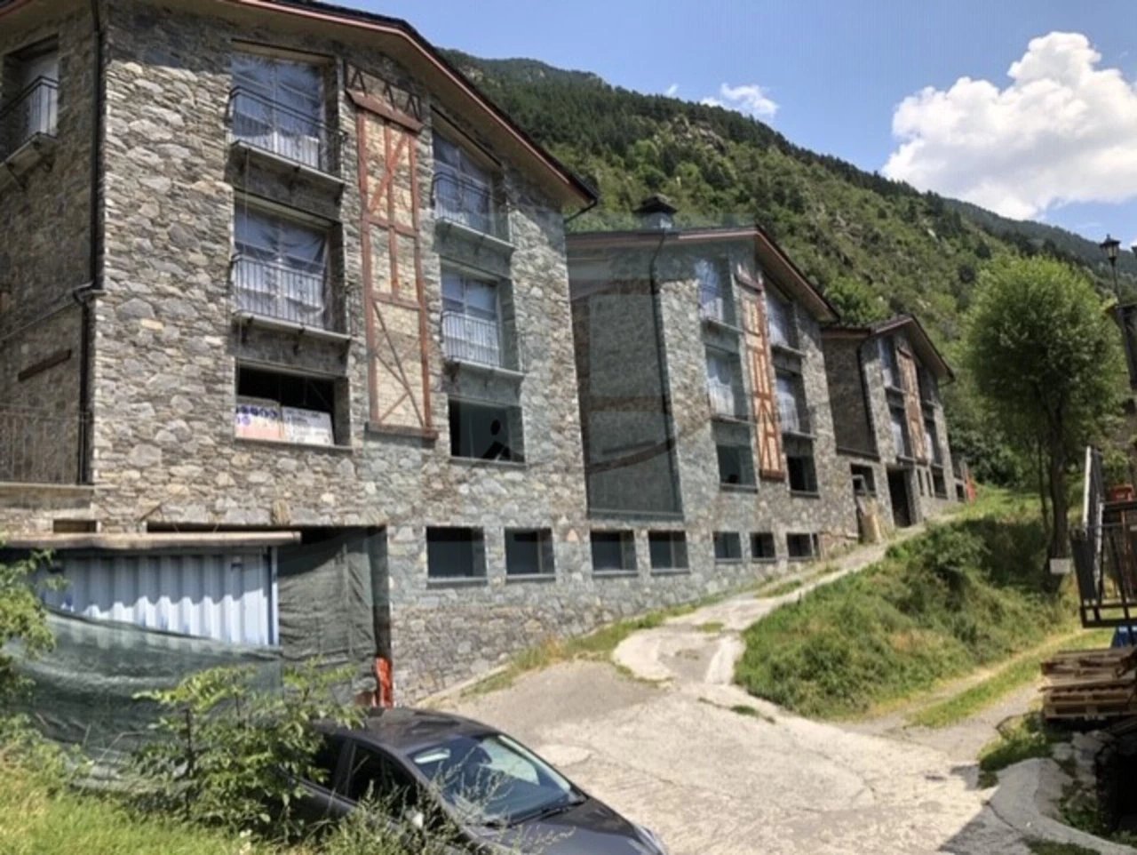 4-bedroom chalet for sale in Canillo · 2 of 3