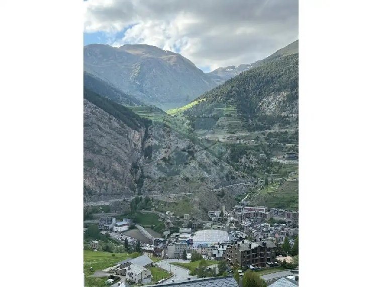 2-bedroom penthouse for sale in Canillo · 2 of 3