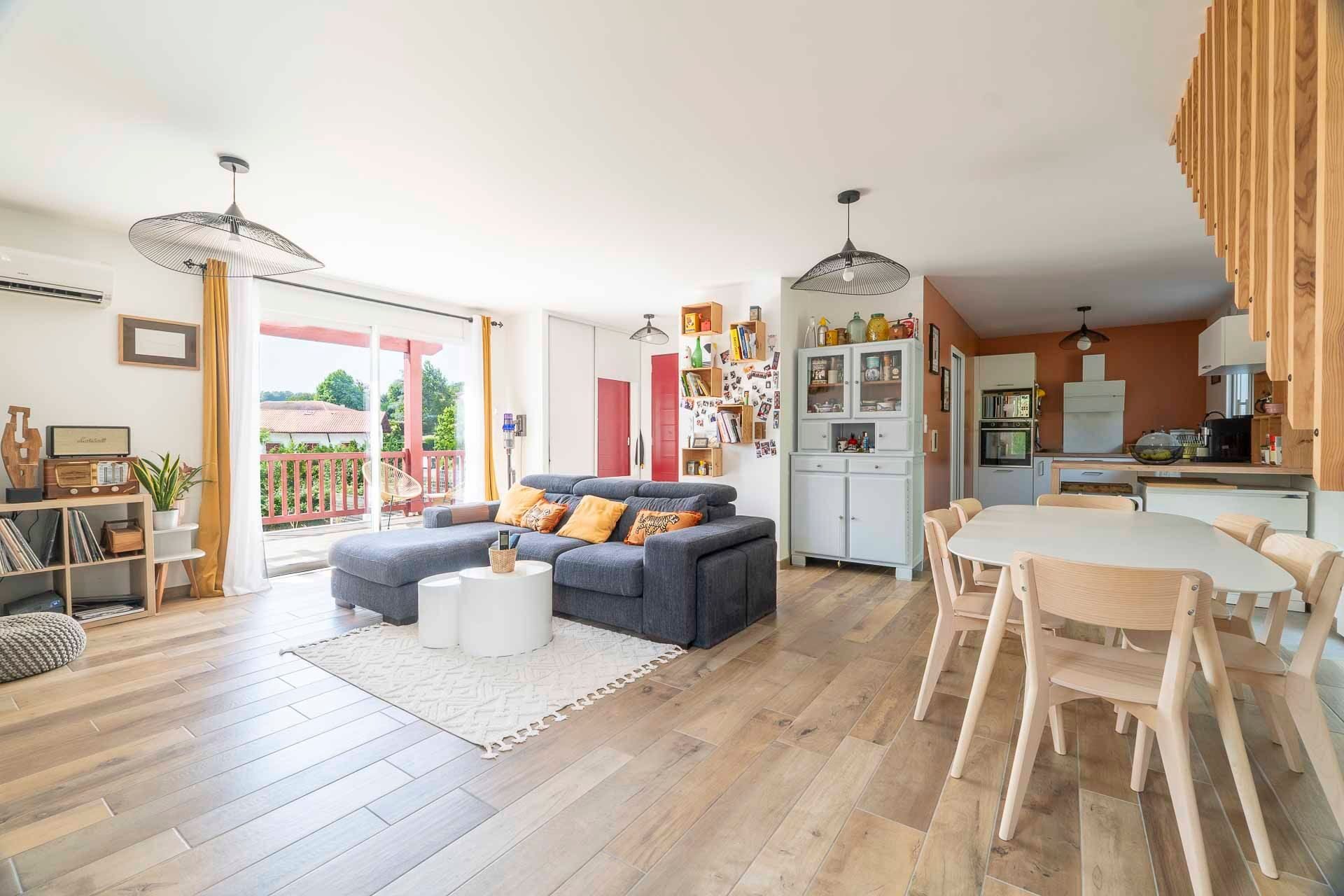 Maison à vendre, NaNm², Briscous