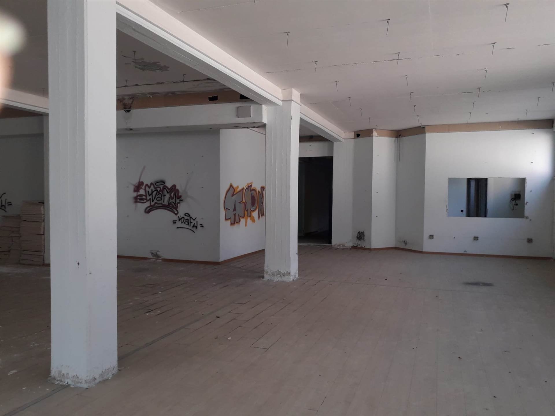 Maison à louer, 535m², Manosque
