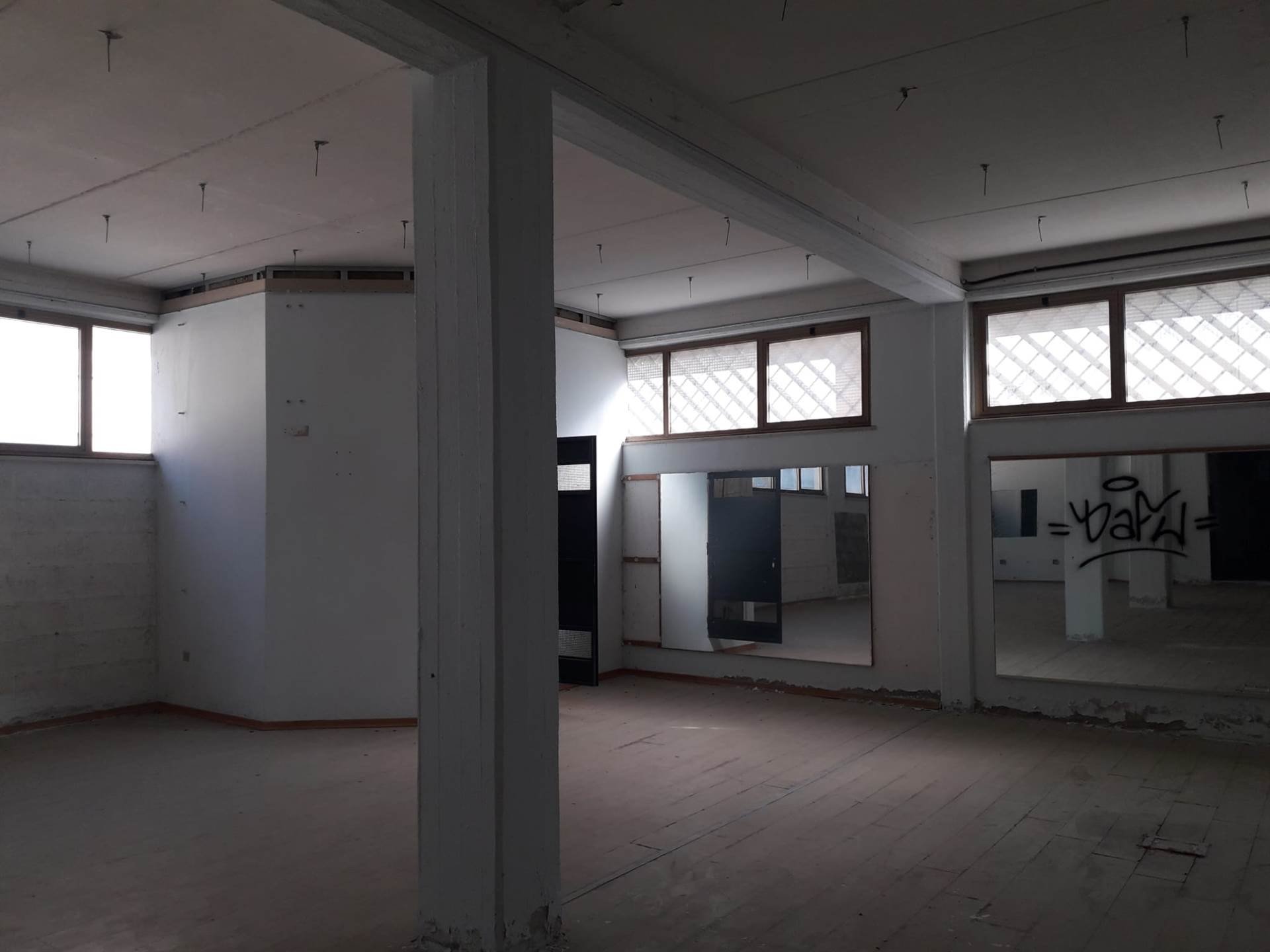 Maison à louer, 535m², Manosque