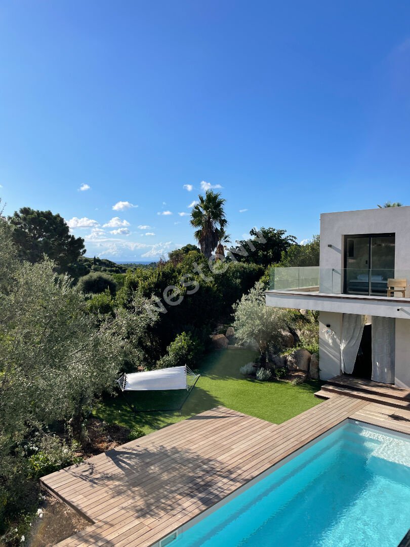 Maison à vendre, 150m², Sainte-Lucie de Porto-Vecchio