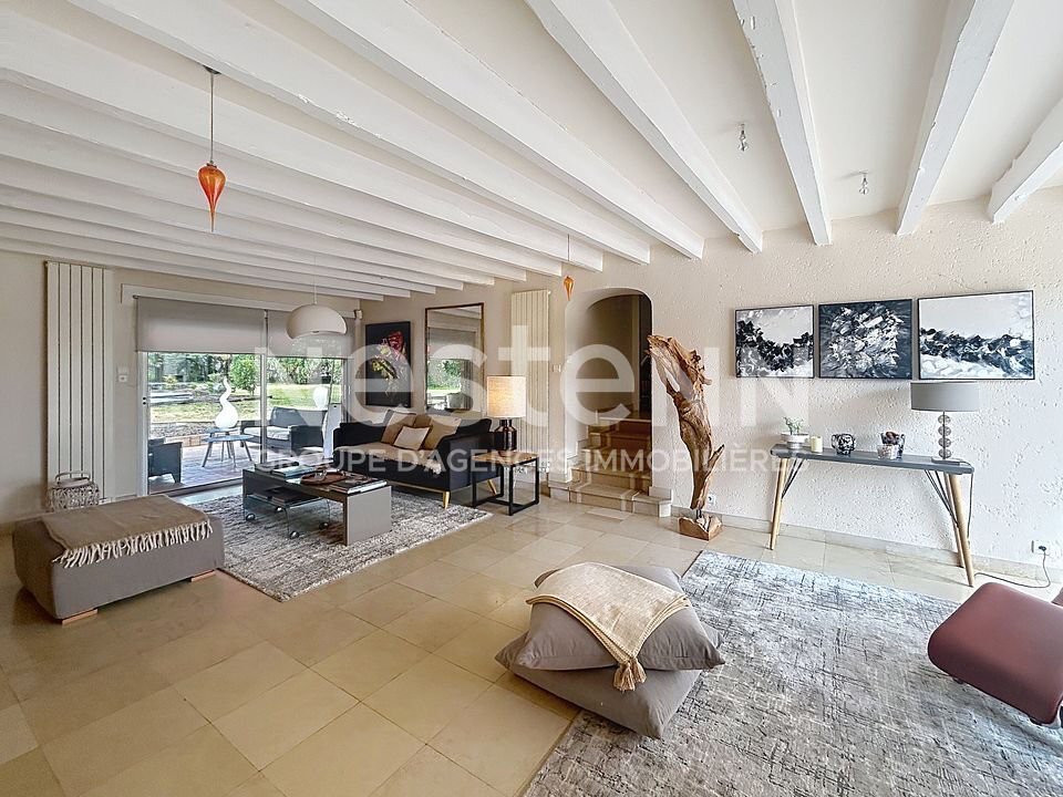 Maison à vendre, 260m², Saint-Pantaléon-de-Larche