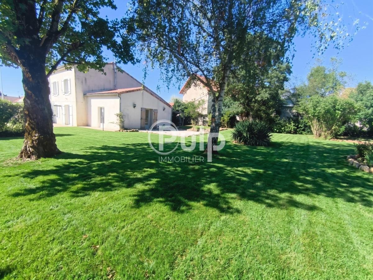 Maison à vendre, 174m², Villeneuve-la-Comtesse