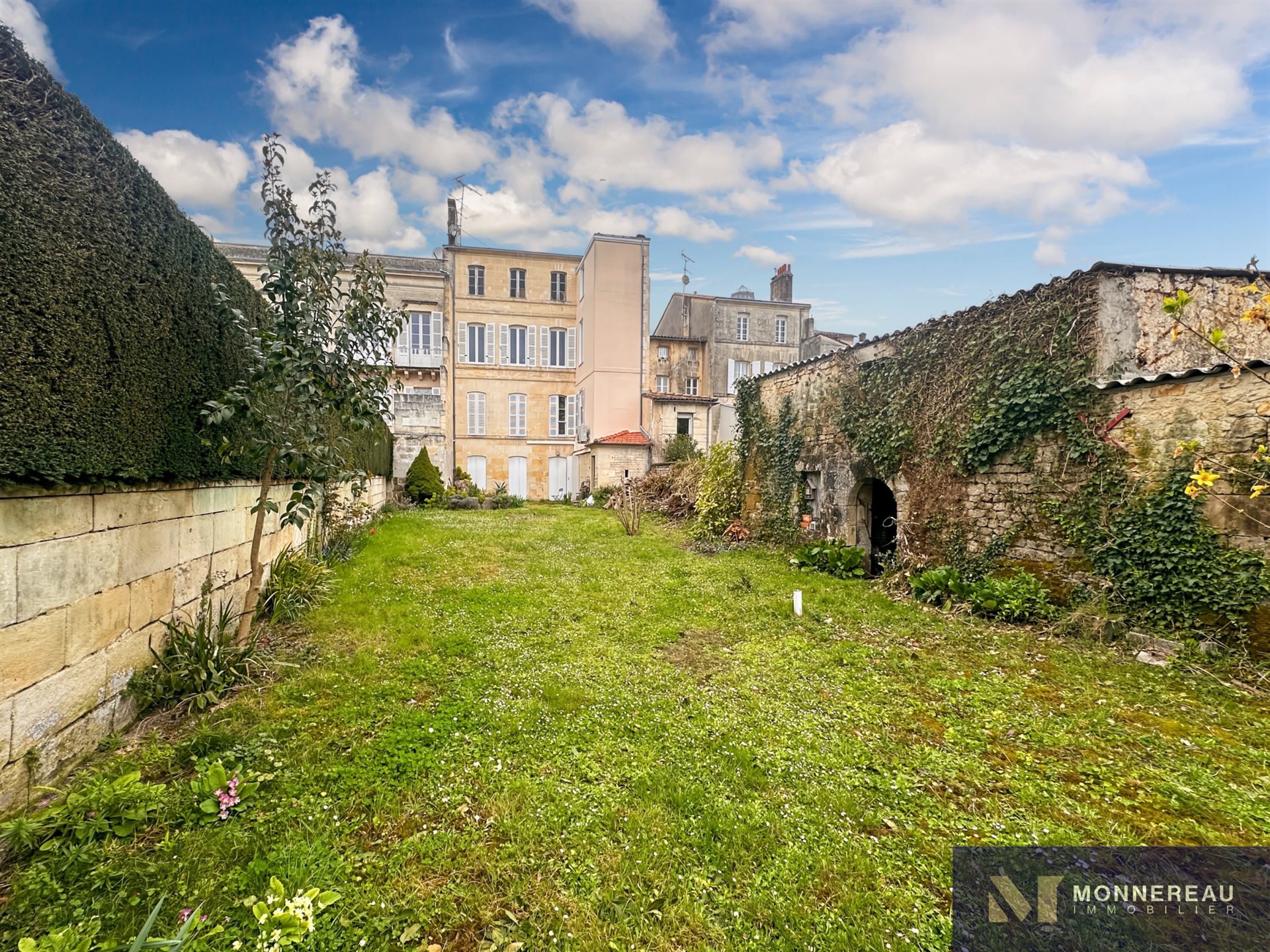 Maison à vendre, 250m², Jonzac