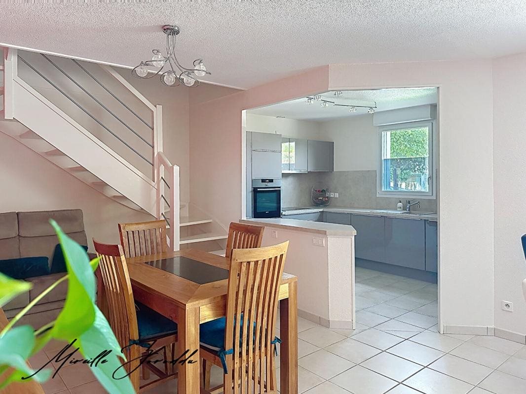 Maison à vendre, 107m², Jonquières-Saint-Vincent
