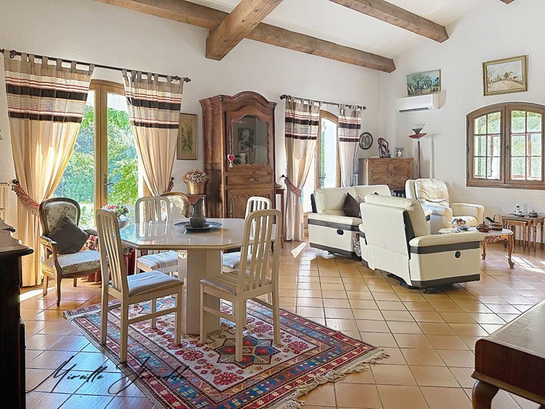 Maison à vendre, 136m², Jonquières-Saint-Vincent