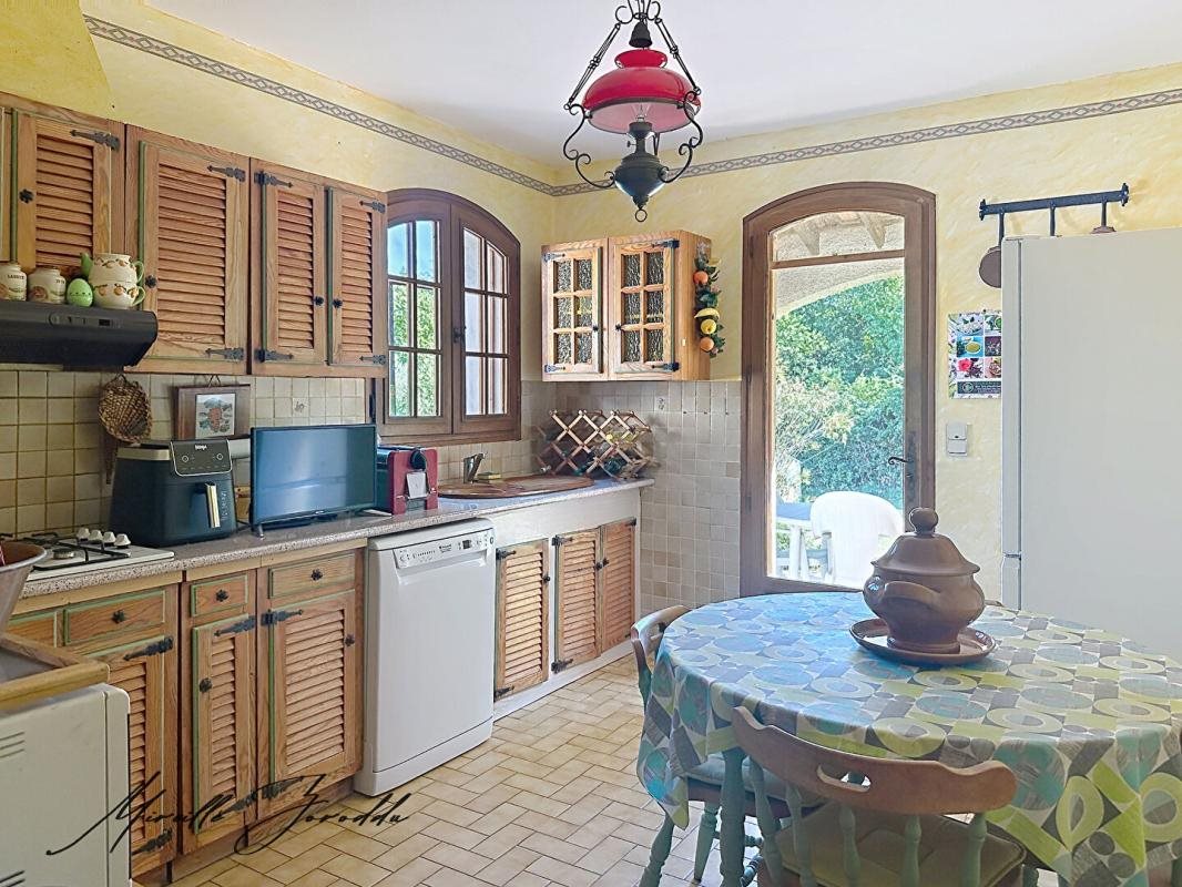 Maison à vendre, 136m², Jonquières-Saint-Vincent