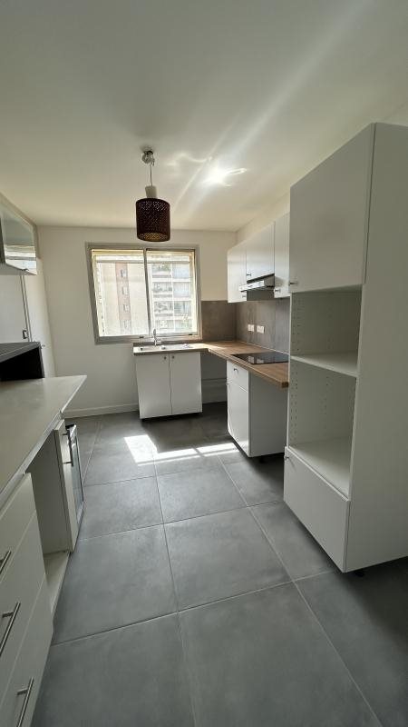 Appartement à louer, 83m², Oullins