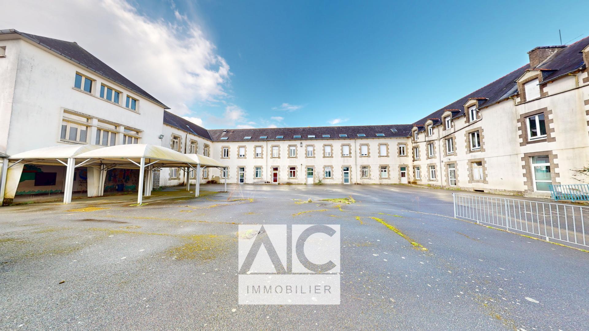 Maison à vendre, 2500m², Rostrenen