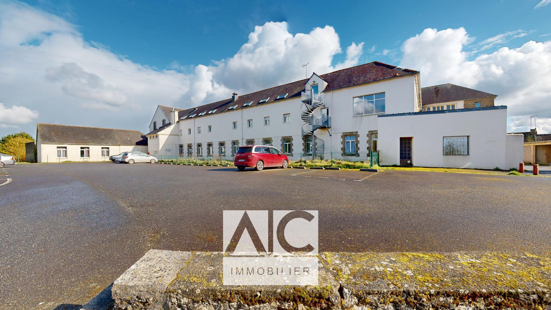 Maison à vendre, 2500m², Rostrenen