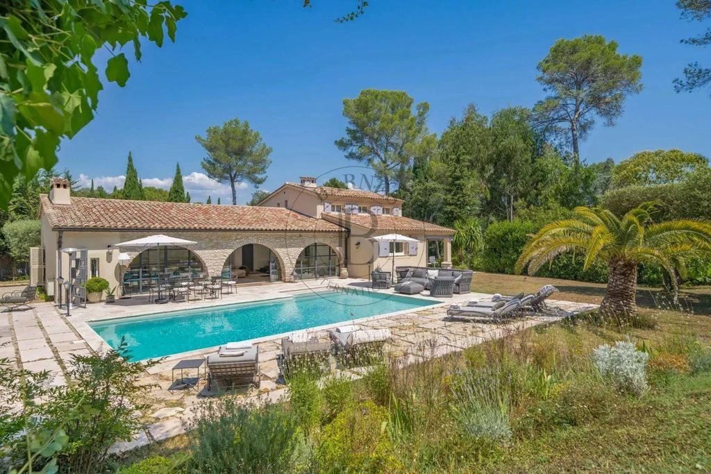 Maison à louer, 244m², Mougins