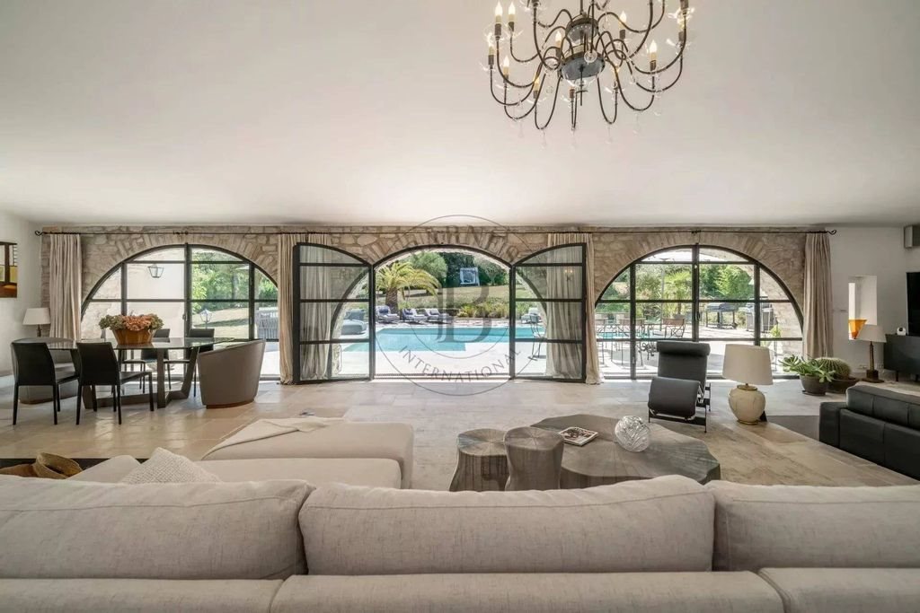 Maison à louer, 244m², Mougins