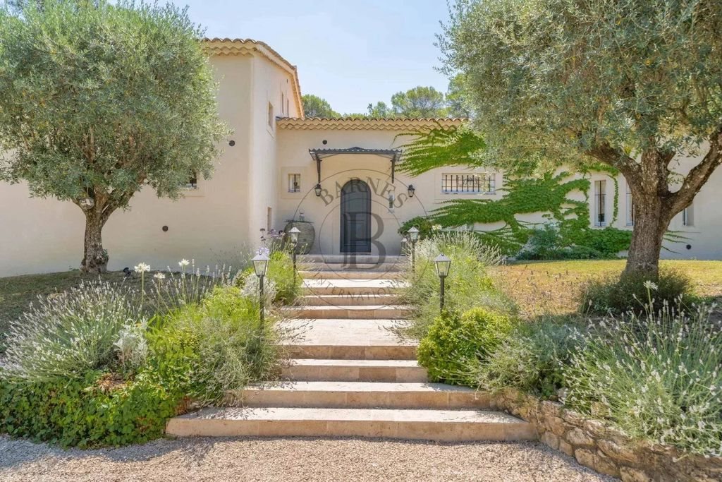 Maison à louer, 244m², Mougins