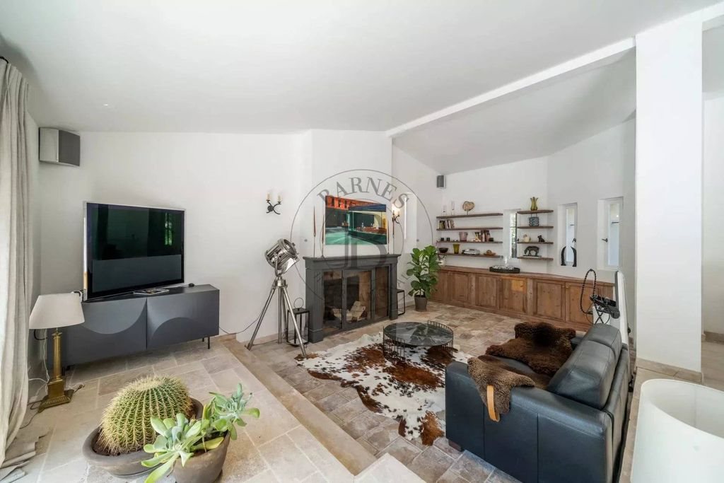 Maison à louer, 244m², Mougins