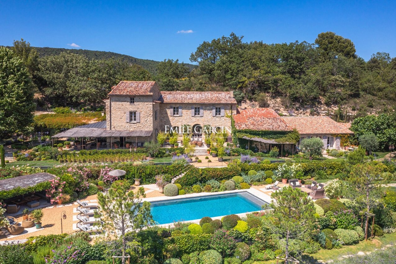 Maison à vendre, 450m², La Bastide-des-Jourdans