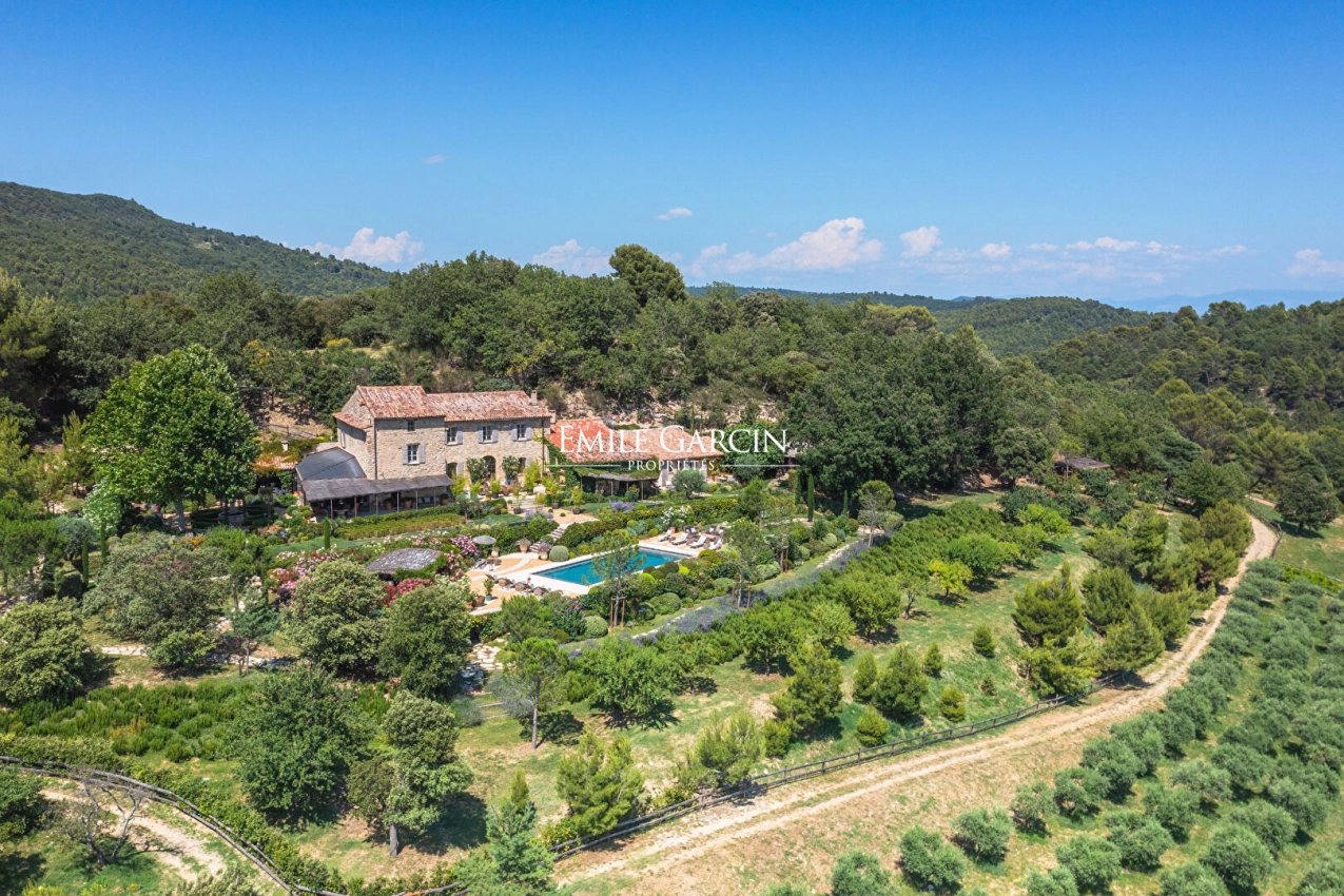 Maison à vendre, 450m², La Bastide-des-Jourdans
