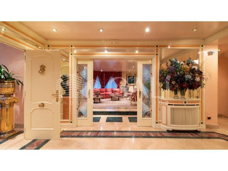 5-bedroom chalet for sale in Andorra la Vella · 2 of 35