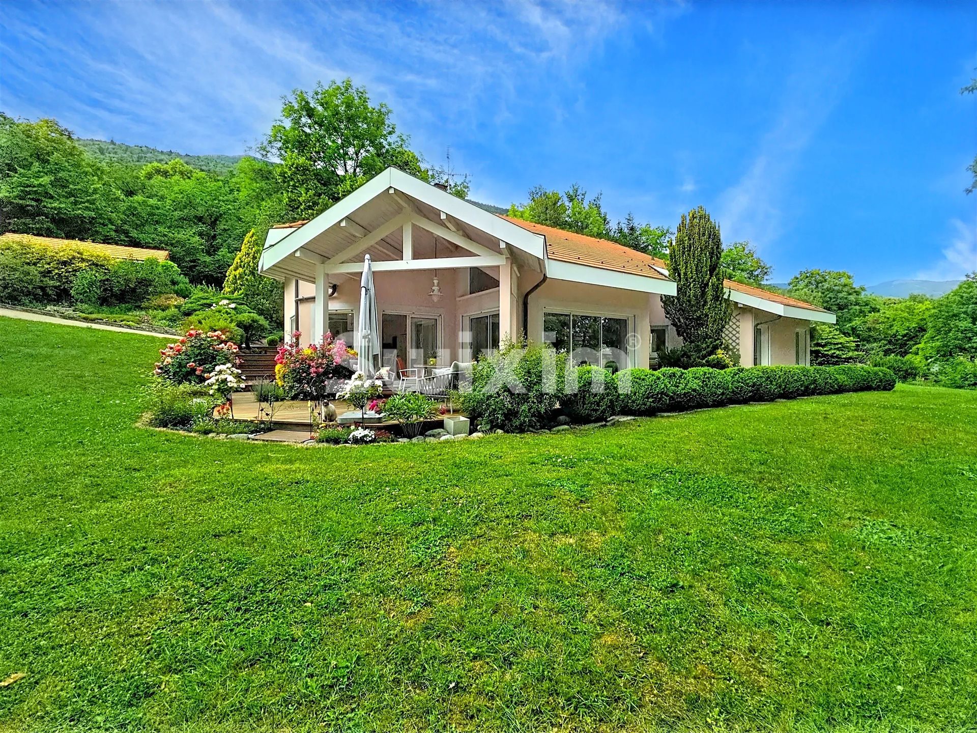 Maison à vendre, 302m², Echenevex