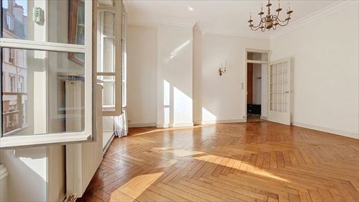 3 pièces 82 m² · à Lyon 6ème · 82 m² · 369 000 €