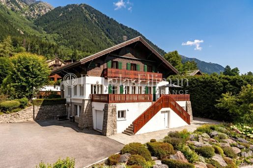 Maison 7 pièces 307 m² · à Chamonix-Mont-Blanc · 307 m² · 7 500 000 €