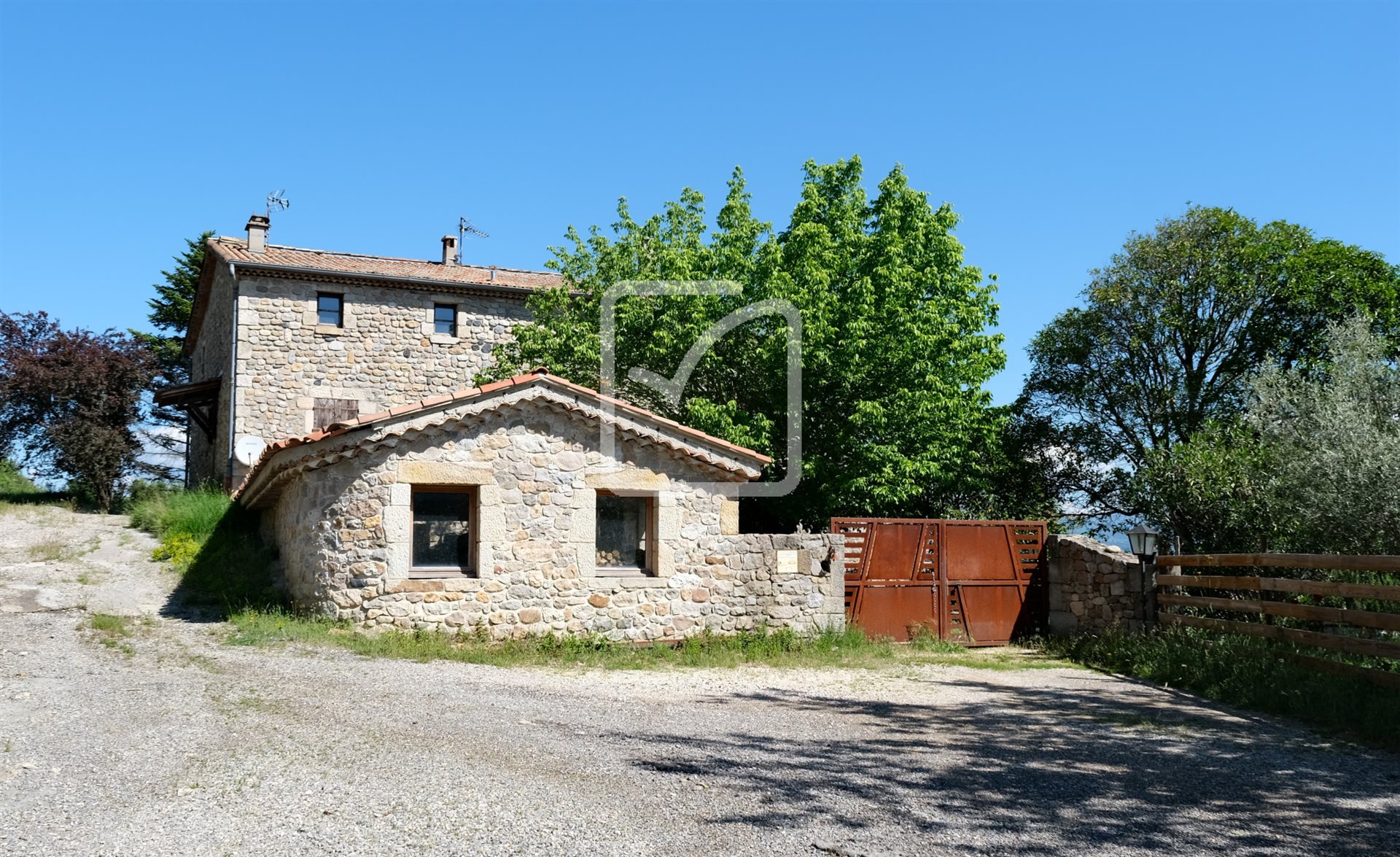 Maison à vendre, 330m², Vogüé
