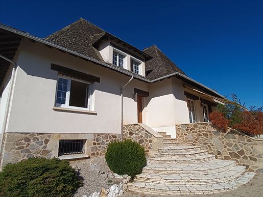 Maison 7 pièces 196 m² · à Maurs · 196 m² · 378 000 €
