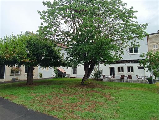 Maison 8 pièces 211 m² · à Capdenac-Gare · 211 m² · 257 000 €