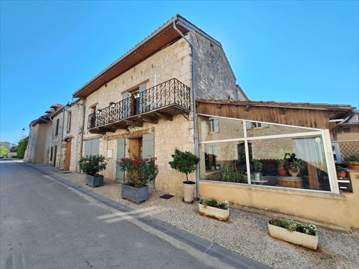 Maison 6 pièces 263 m² · à Issigeac · 263 m² · 315 650 €