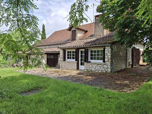 Maison 5 pièces 90 m² · à Castillonnès · 90 m² · 182 970 €