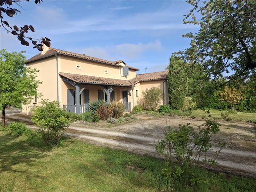 Maison 5 pièces 135 m² · à Issigeac · 135 m² · 235 400 €