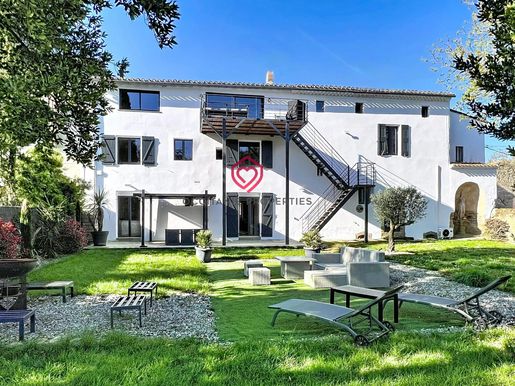 Maison 11 pièces 330 m² · à Castelnaudary · 330 m² · 435 000 €