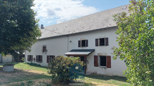 Maison 8 pièces 192 m² · à Briffons · 192 m² · 219 000 €