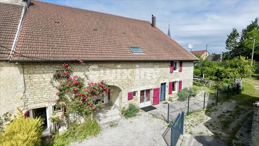 10 pièces 278 m² · à Picarreau · 278 m² · 455 000 €