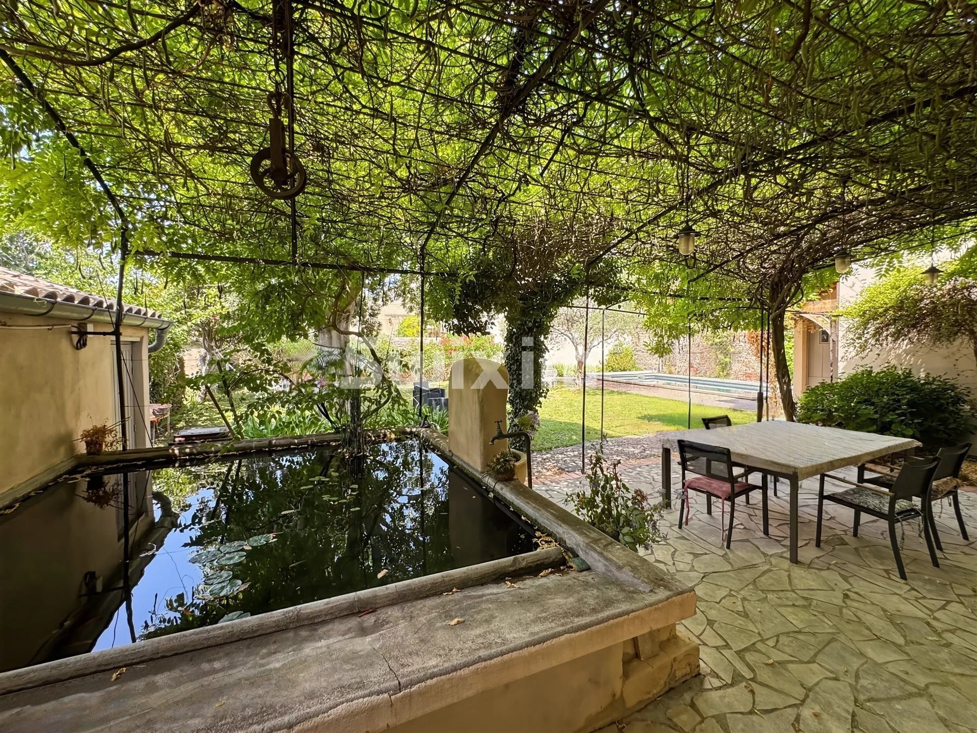 Maison à vendre, 311m², Sainte-Cécile-les-Vignes