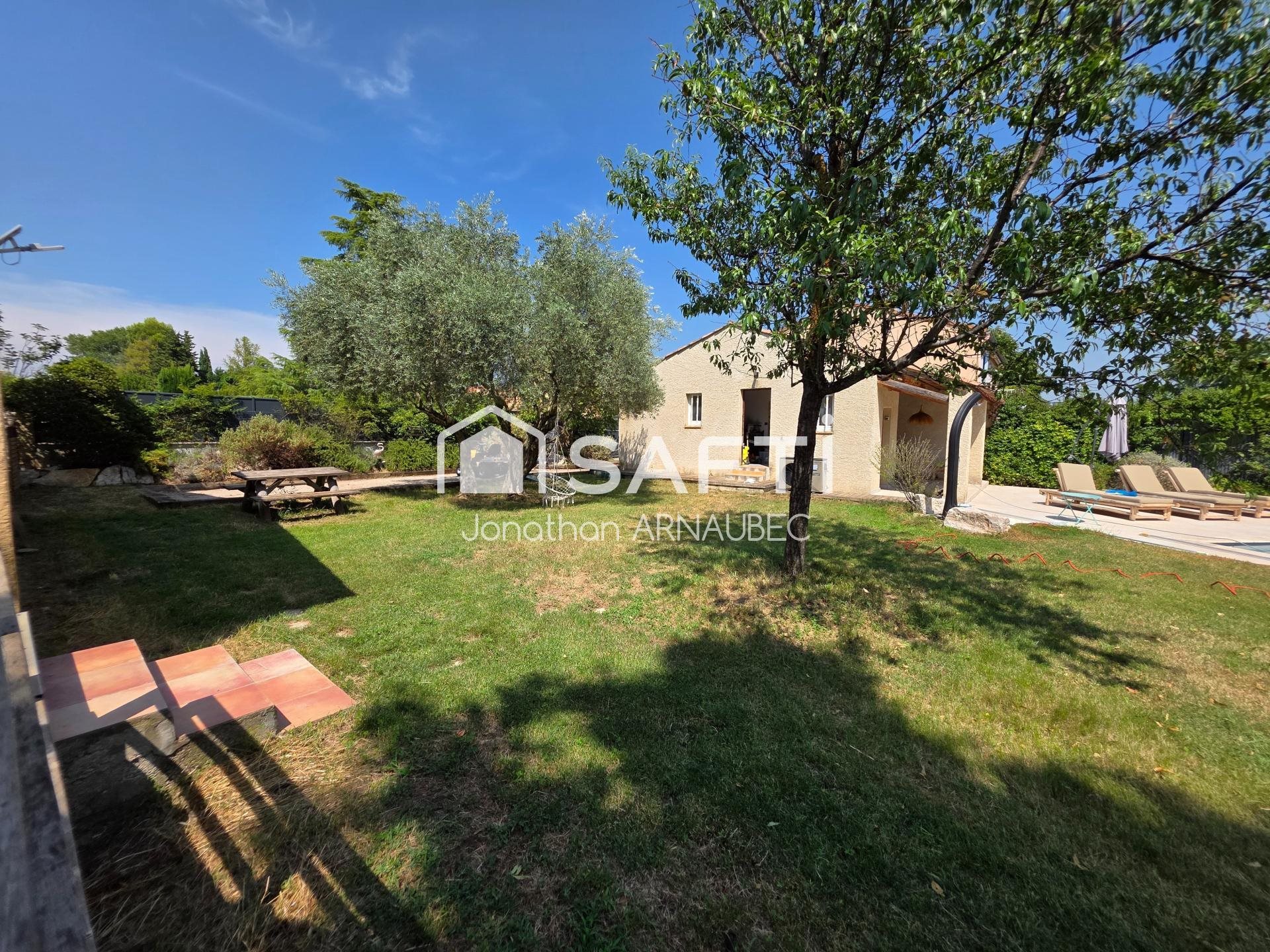 Maison à vendre, 250m², La Brillanne