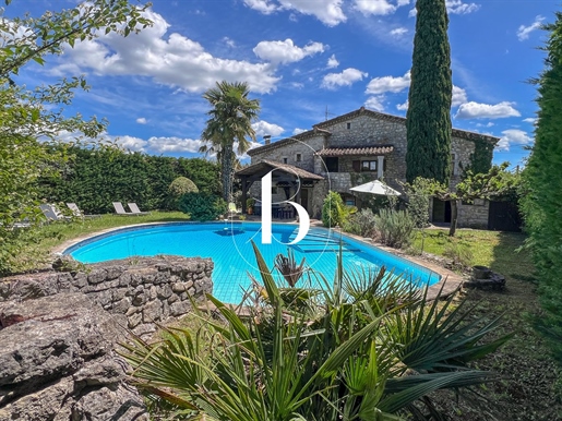 Maison 12 pièces 350 m² · à Ruoms · 350 m² · 735 000 €
