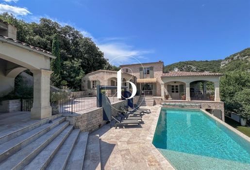 Maison 6 pièces 210 m² · à Goudargues · 210 m² · 998 000 €