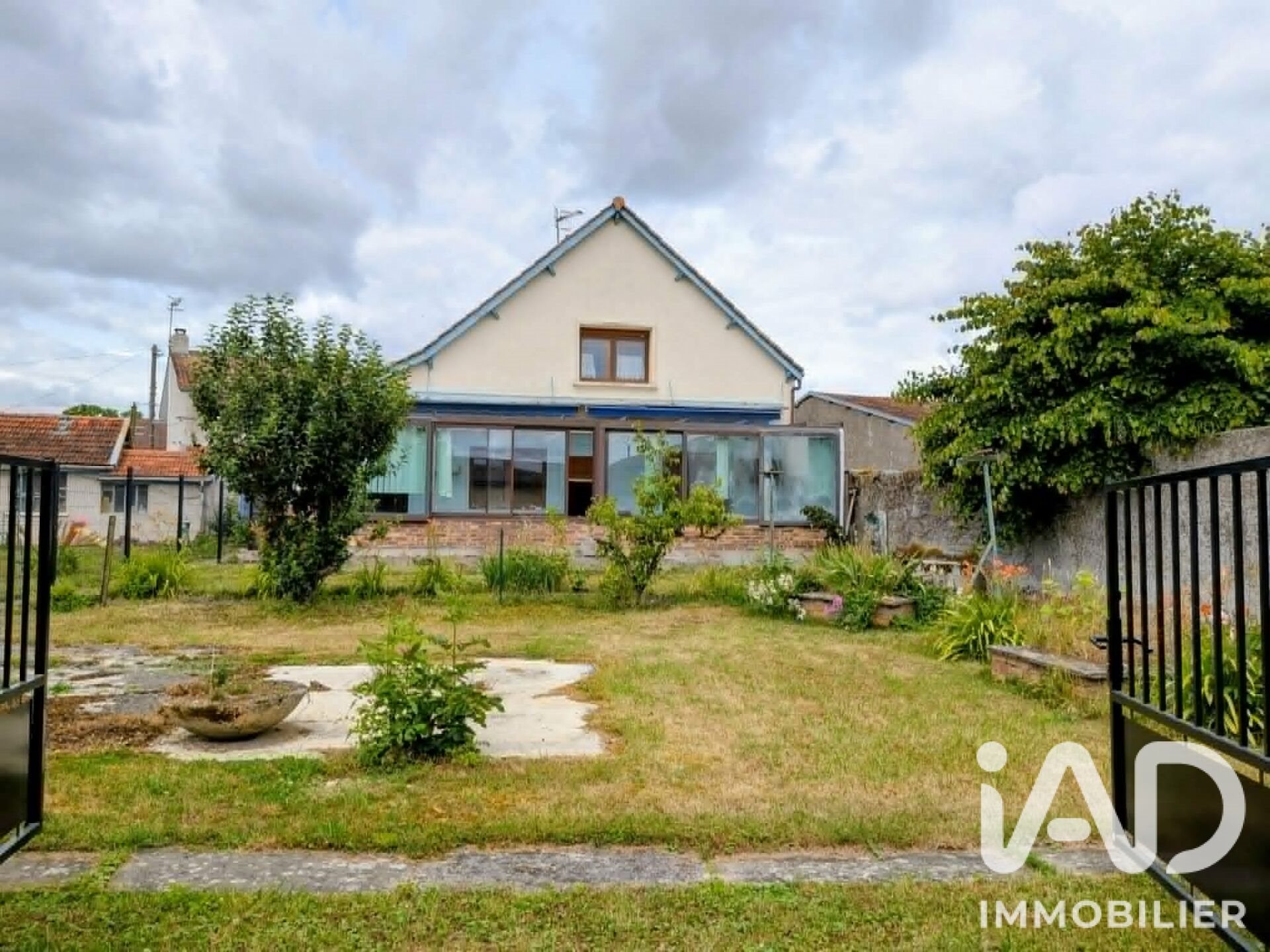 Maison à vendre, 102m², Dugny-sur-Meuse