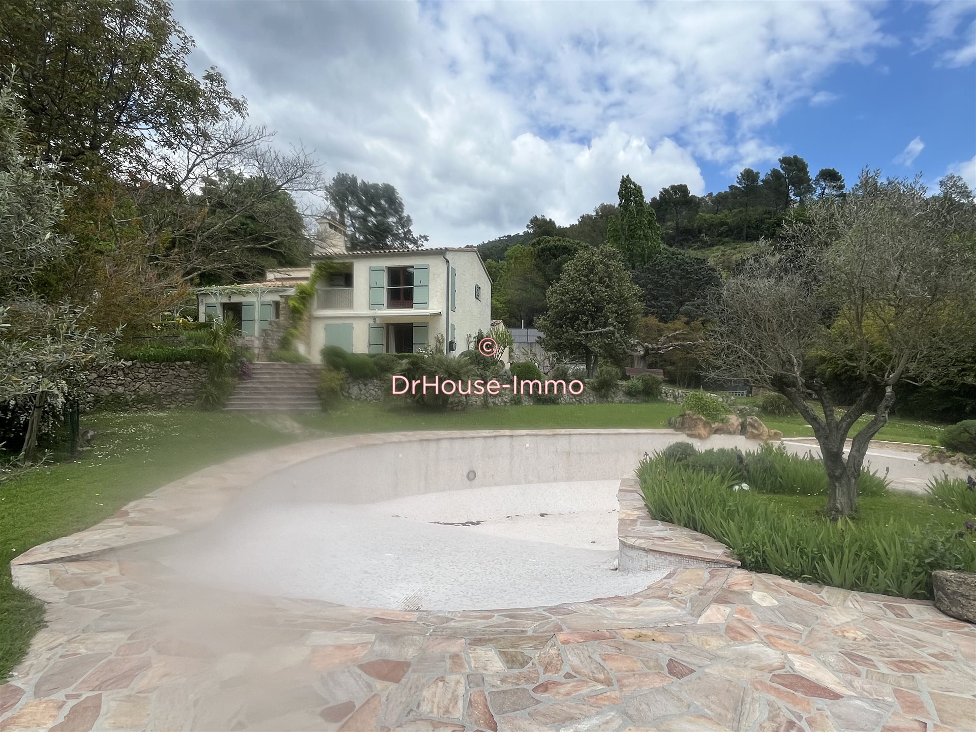 Maison à vendre, 250m², Méounes-lès-Montrieux