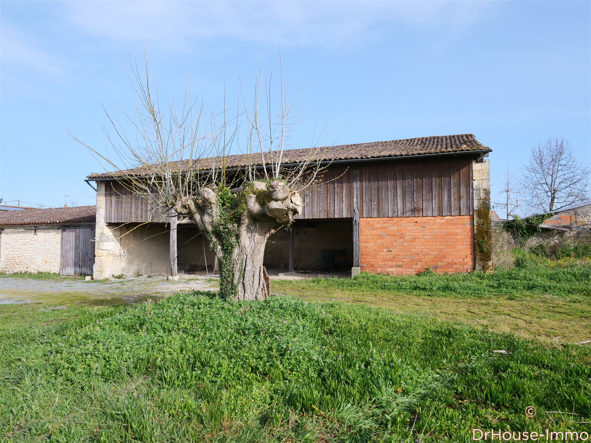 Maison à vendre, 323m², Saint-Estèphe