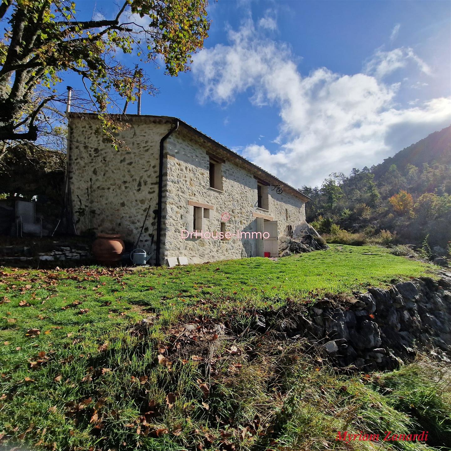 Maison à vendre, 97m², La Palud-sur-Verdon