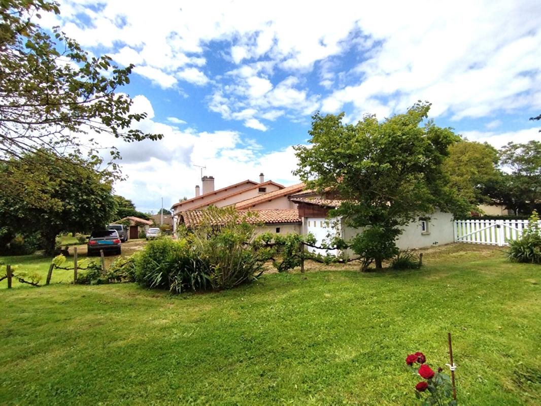 Maison à vendre, 160m², Pamproux