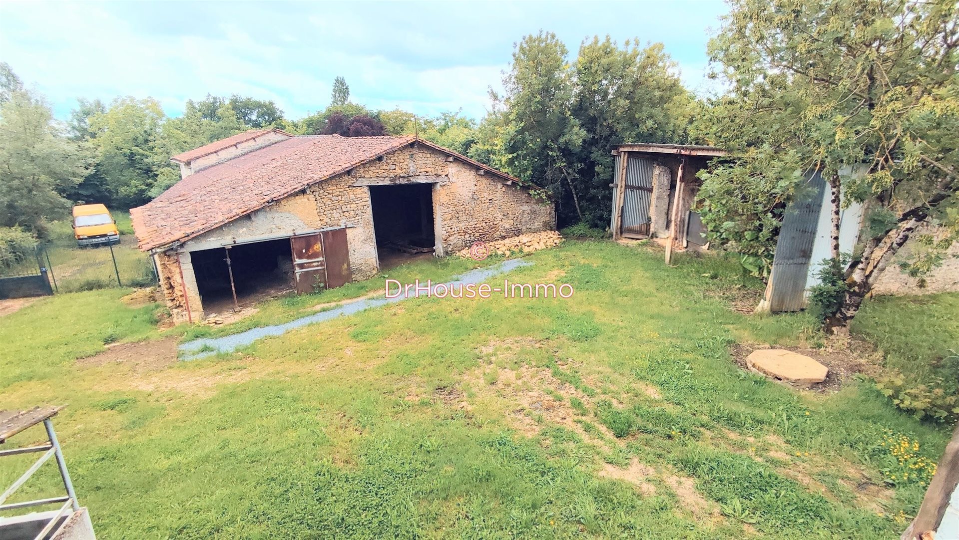 Maison à vendre, 327m², Pleuville